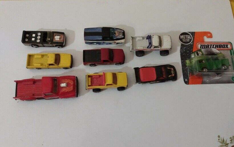 SMALL DIE-CAST METAL TOY PICKUP TRUCKS
