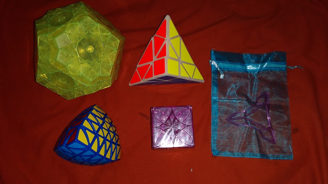 CUBES ON ECRATER
